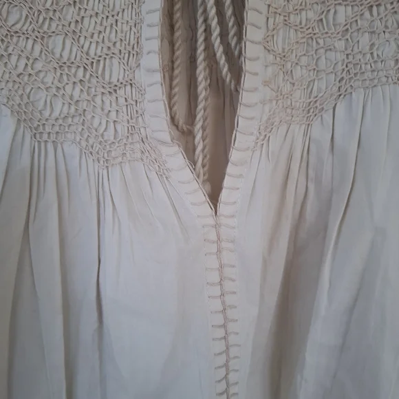 Evereve Smocked Bodice Boho Top Size Medium NWOT - Picture 7 of 11